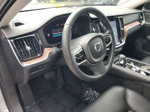Certified 2023 Volvo S60 T8 Plus AWD/4WD image 17