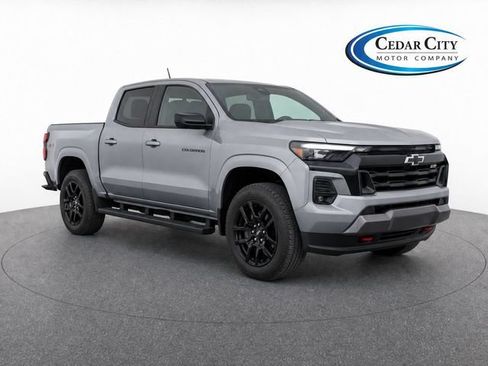 Used 2024 Chevrolet Colorado Z71 w/ LPO, Dark Essentials Package AWD/4WD image 2