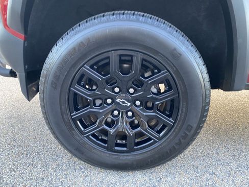 Used 2023 Chevrolet Colorado Trail Boss w/ Technology Package image 10