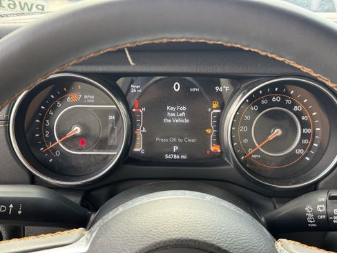 Used 2023 Jeep Wrangler Unlimited Sahara AWD/4WD image 19