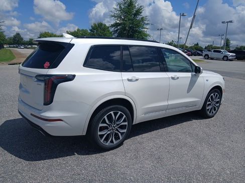 Certified 2024 Cadillac XT6 Sport w/ LPO, Floor Liner Package AWD/4WD image 7