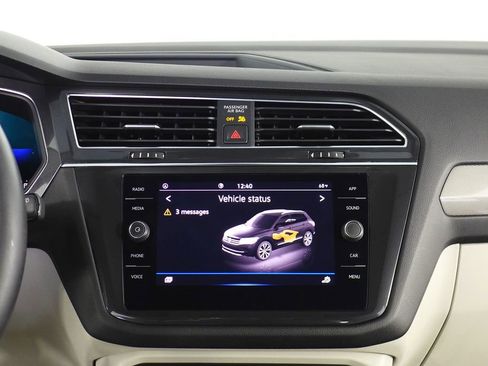 Used 2022 Volkswagen Tiguan SE image 23