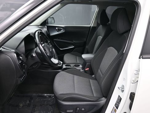 Used 2023 Kia Soul EX FWD image 19