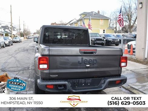 Used 2022 Jeep Gladiator Sport image 7