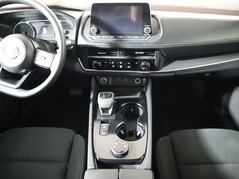 Used 2023 Nissan Rogue S image 25