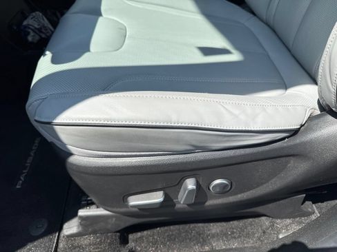 Used 2025 Hyundai Palisade SEL FWD image 11