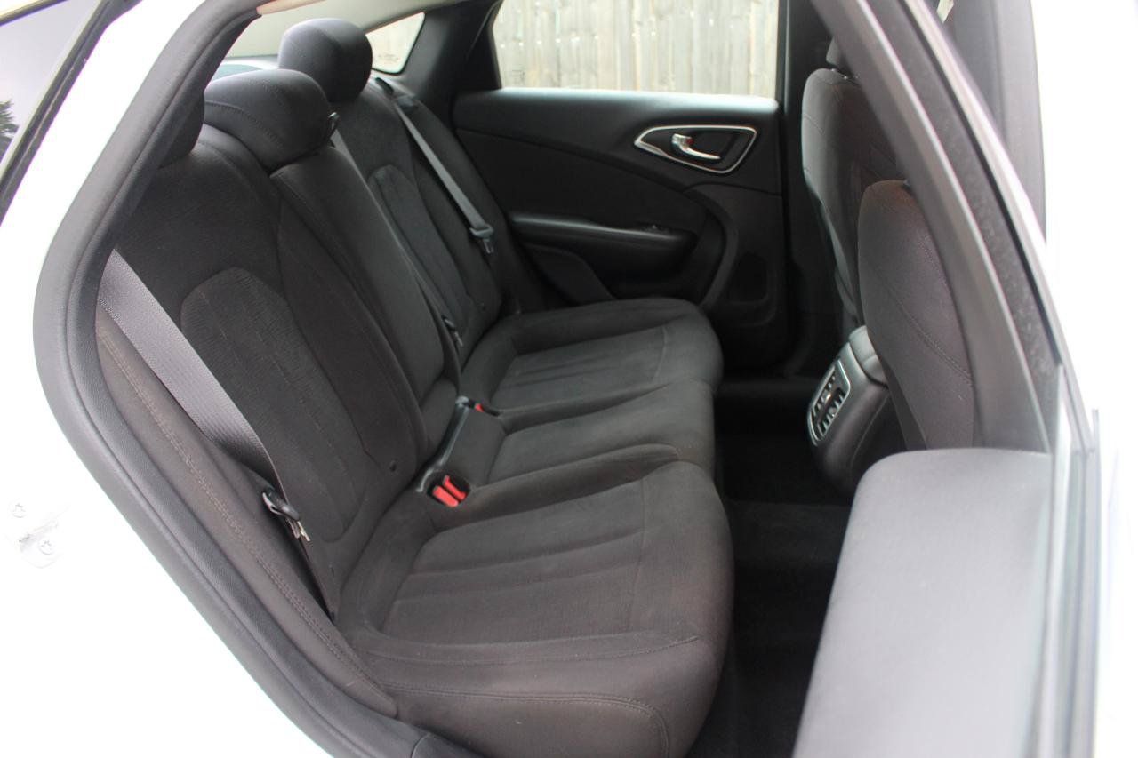 Used 2015 Chrysler 200 Limited w/ Convenience Group FWD image 36