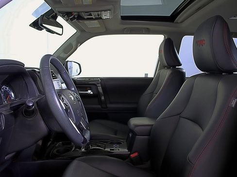 Used 2021 Toyota 4Runner Venture image 21