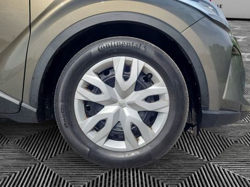 Used 2021 Toyota C-HR LE FWD image 16