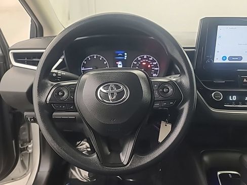 Used 2025 Toyota Corolla LE FWD image 31