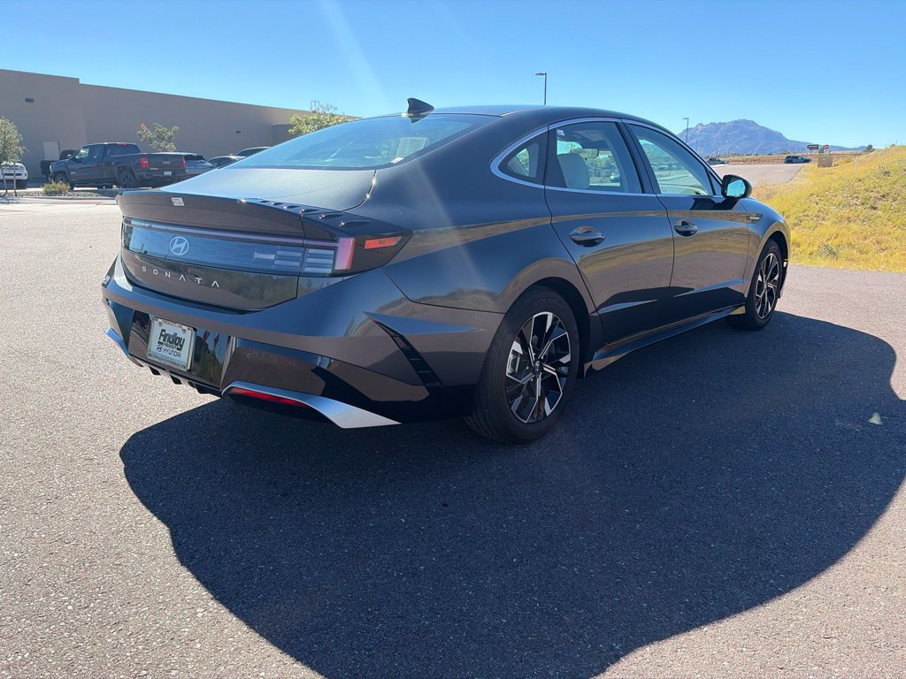 Certified 2025 Hyundai Sonata SEL FWD image 4