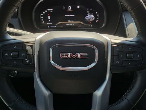 Used 2023 GMC Yukon XL SLT w/ SLT Premium Package RWD image 11