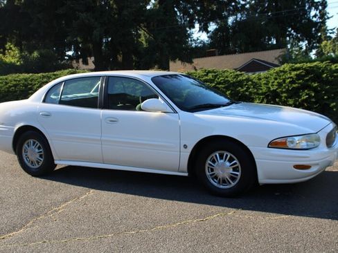 Used 2002 Buick Le Sabre Custom w/ Prestige Pkg FWD image 2