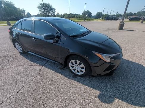 Used 2025 Toyota Corolla LE FWD image 1