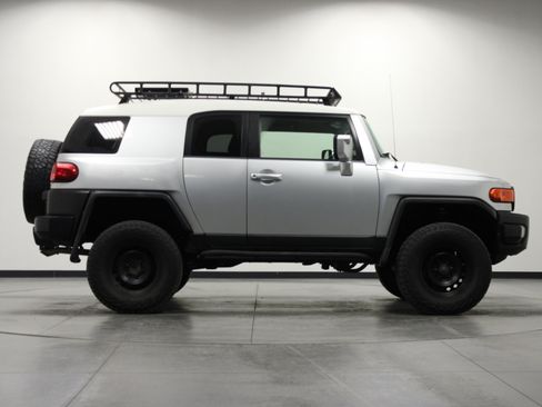 Used 2007 Toyota FJ Cruiser 4WD image 3
