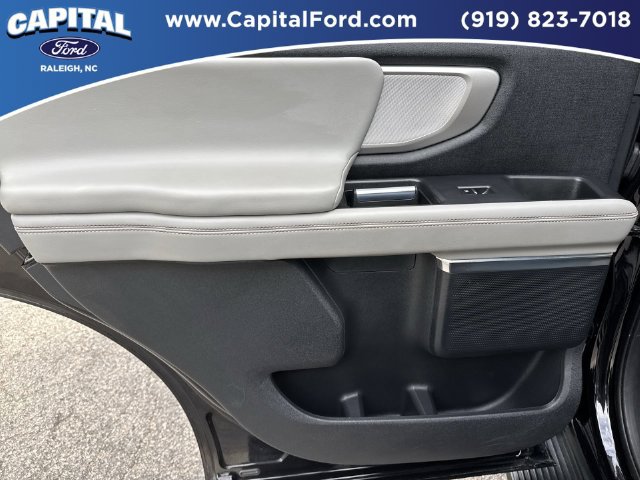 Certified 2025 Ford Expedition Active AWD/4WD image 17