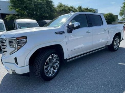 Used 2025 GMC Sierra 1500 Denali w/ Denali Reserve Package AWD/4WD image 6