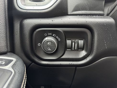 Used 2019 RAM 2500 Laramie image 34