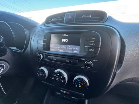 Used 2019 Kia Soul FWD image 19