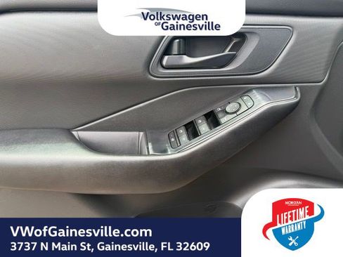 Used 2024 Nissan Rogue S FWD image 16