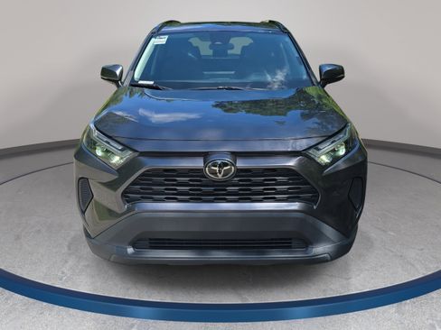Used 2024 Toyota RAV4 XLE w/ Convenience Package FWD image 2