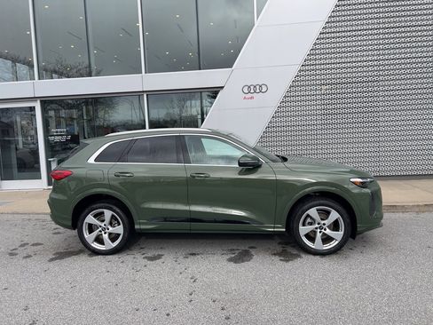 Used 2025 Audi Q5 Premium Plus w/ Premium Plus image 15