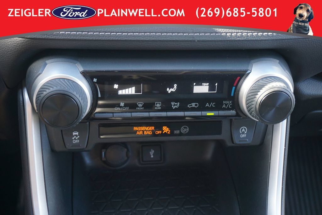 Used 2022 Toyota RAV4 LE AWD/4WD image 18