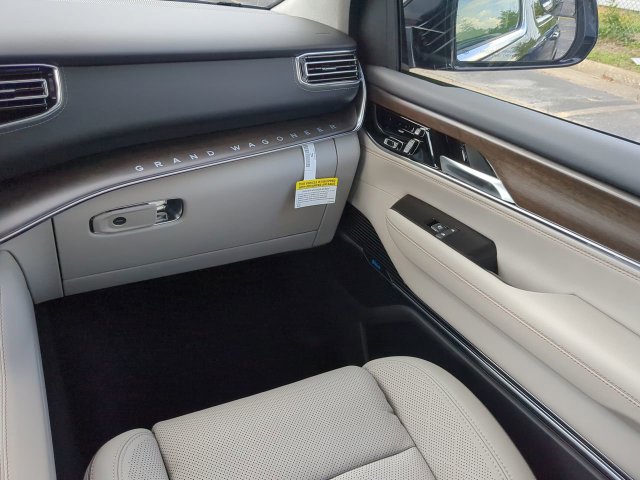 Used 2023 Jeep Grand Wagoneer Series II w/ Flexible Seating Group AWD/4WD image 16
