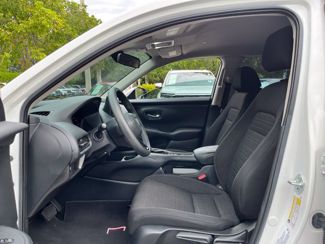 Used 2025 Honda HR-V LX image 5