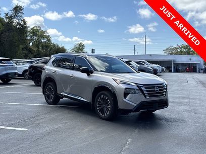 Used 2025 Nissan Rogue Platinum w/ Tech Package