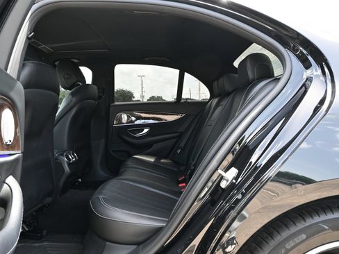 Used 2017 Mercedes-Benz E 300 image 21