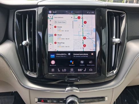 Used 2023 Volvo XC60 B5 Core w/ Protection Package Premier image 21