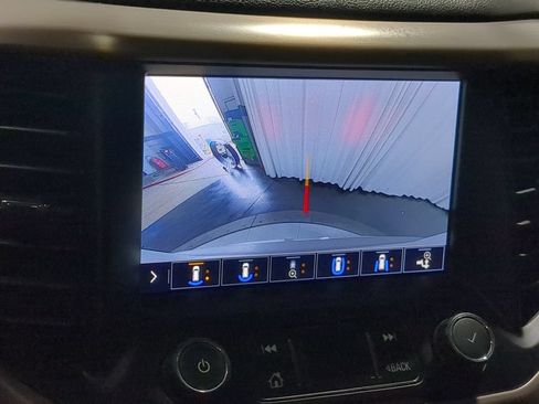 Used 2020 GMC Acadia Denali w/ Technology Package AWD/4WD image 36