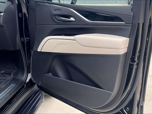 Used 2024 Cadillac Escalade Sport image 29