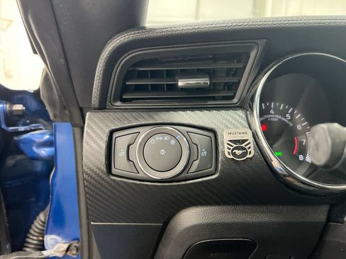 Used 2017 Ford Mustang Coupe RWD image 18