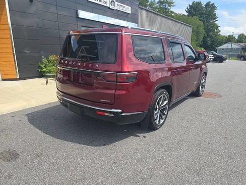Used 2023 Jeep Wagoneer Series III w/ Premium Group I AWD/4WD image 6