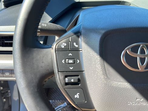 Certified 2025 Toyota Prius LE FWD image 22