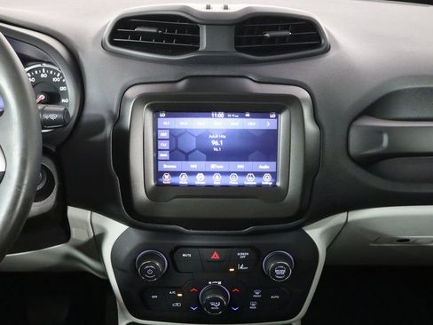 Used 2021 Jeep Renegade Latitude w/ Sun & Sound Group AWD/4WD image 28