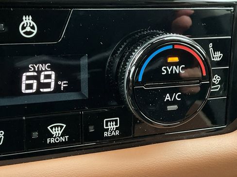 New 2026 Nissan Pathfinder Platinum image 37