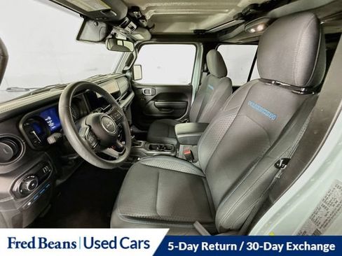 Used 2024 Jeep Wrangler Unlimited Rubicon 4xe AWD/4WD image 25