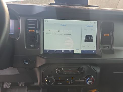 Used 2024 Ford Bronco Badlands image 13