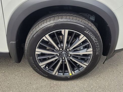 New 2026 Nissan Pathfinder Platinum AWD/4WD image 15