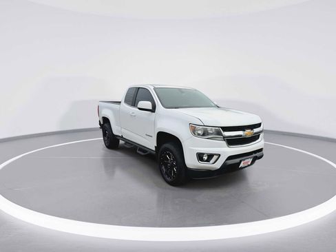 Used 2016 Chevrolet Colorado LT w/ LT Convenience Package image 2