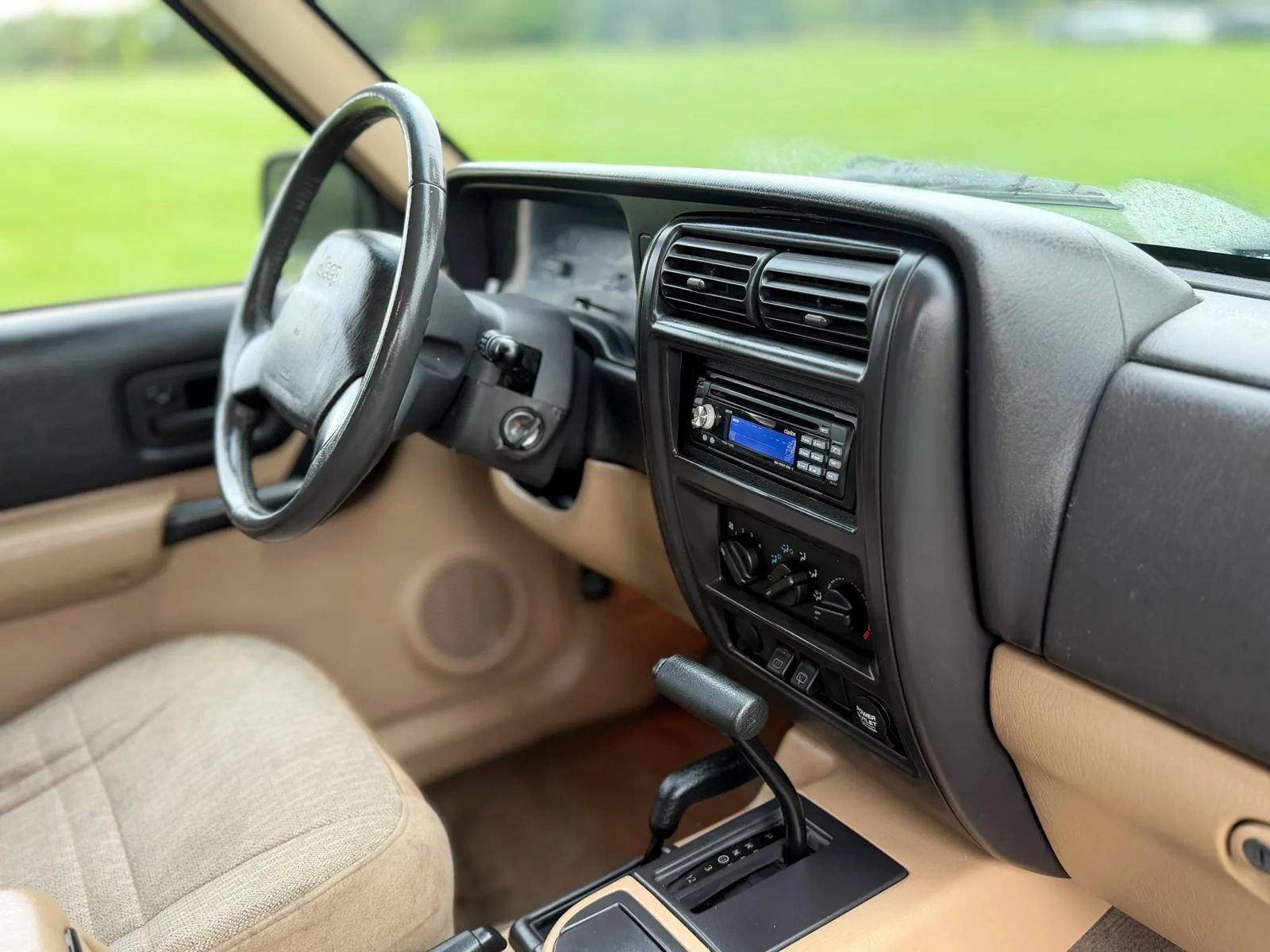 Used 1999 Jeep Cherokee 4WD 4-Door image 30