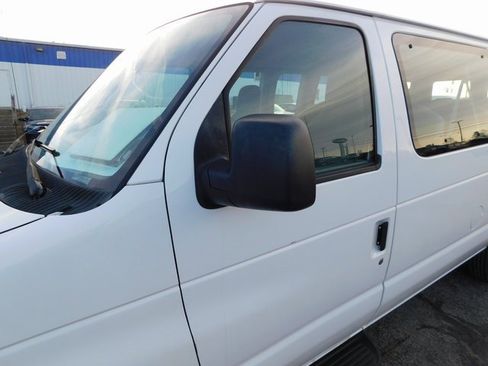 Used 2012 Ford E-350 and Econoline 350 XLT image 11