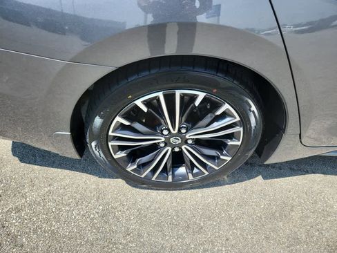 Used 2020 Nissan Maxima 3.5 SL w/ Floor Mat Group image 10