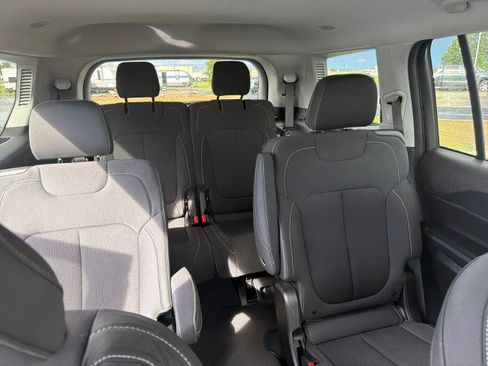 Used 2023 Jeep Grand Cherokee L Laredo RWD image 27
