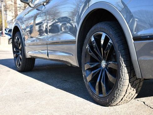 Used 2020 Volkswagen Tiguan SE R-Line AWD/4WD image 9