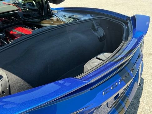 Used 2022 Chevrolet Corvette Stingray Preferred Cpe w/ Z51 Performance Package RWD image 11