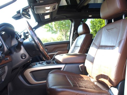 Used 2021 Nissan Titan Platinum Reserve w/ Moonroof Package AWD/4WD image 17